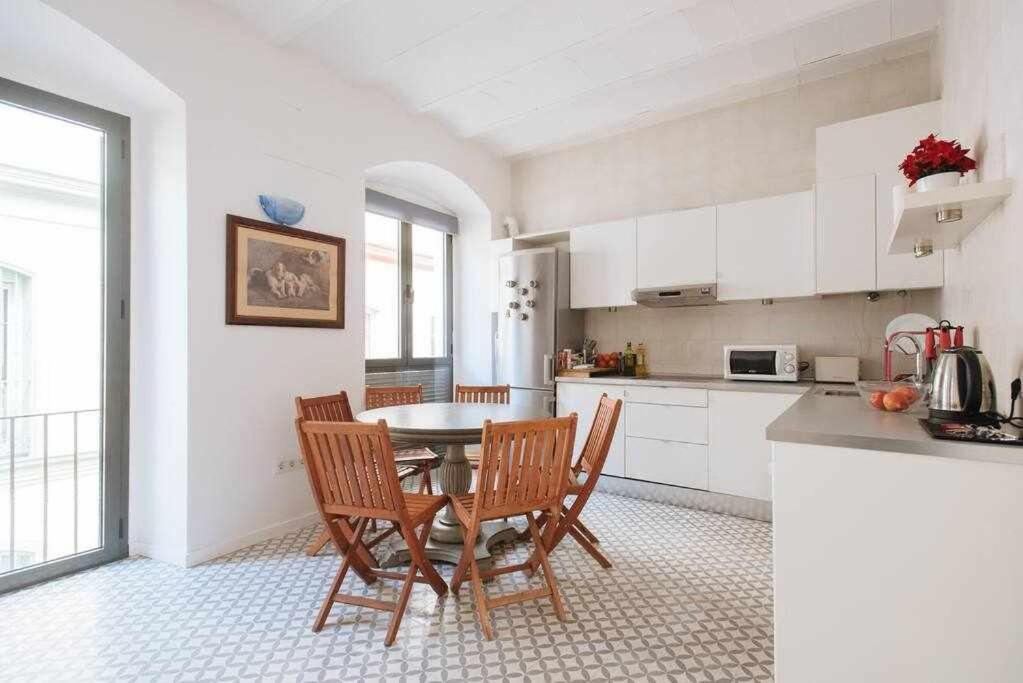 apartamento con parking Jesus del Gran Poder Sevilla Exterior foto
